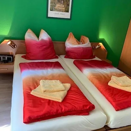Modernes Unweit Eines Schoenen Badesees Feriehus Frielendorf