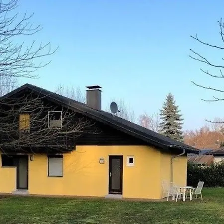 Feriehus Modernes Unweit Eines Schoenen Badesees